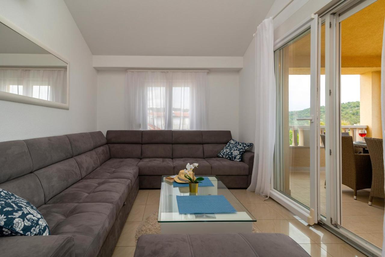 Apartment Angela Trogir Eksteriør bilde