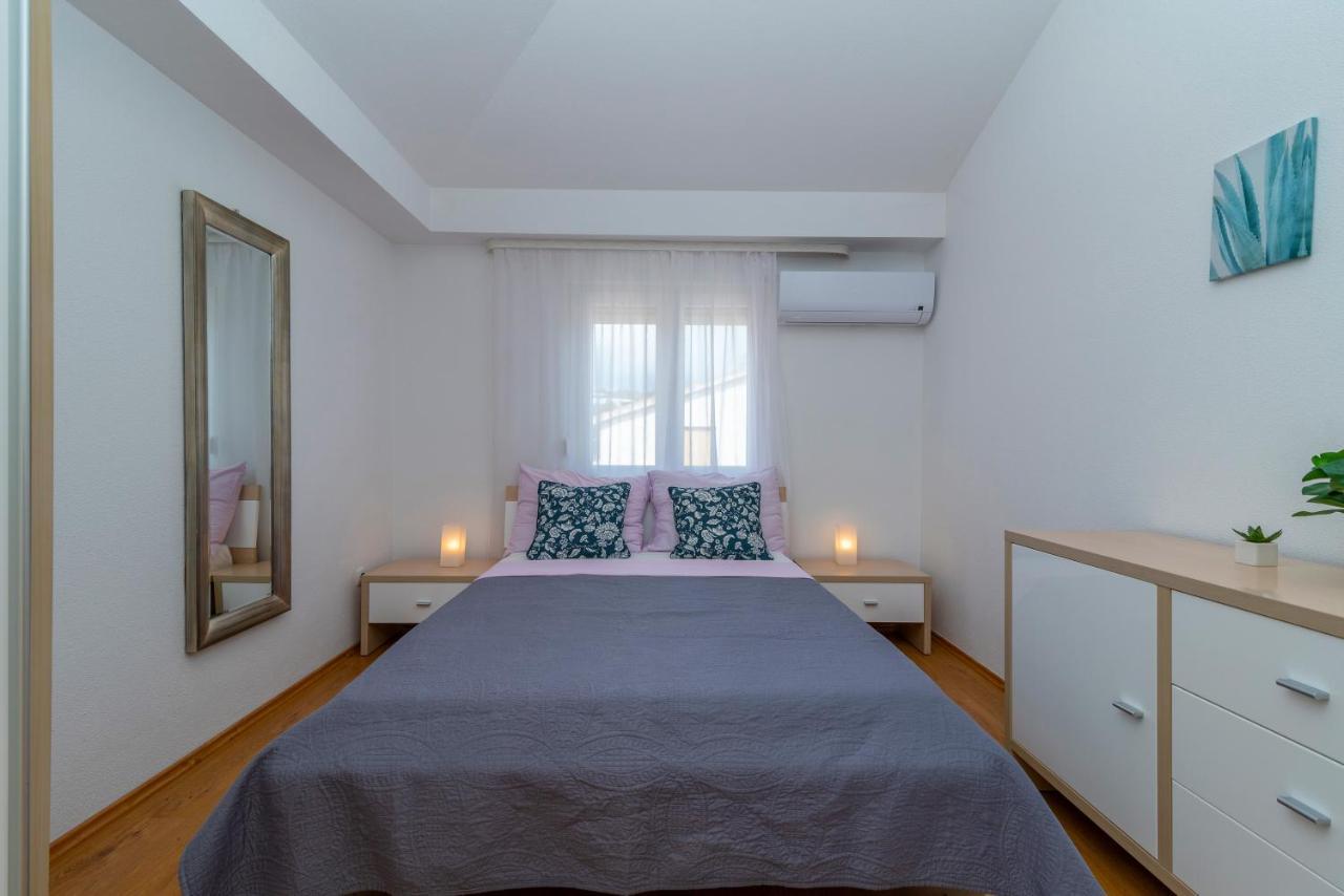 Apartment Angela Trogir Eksteriør bilde