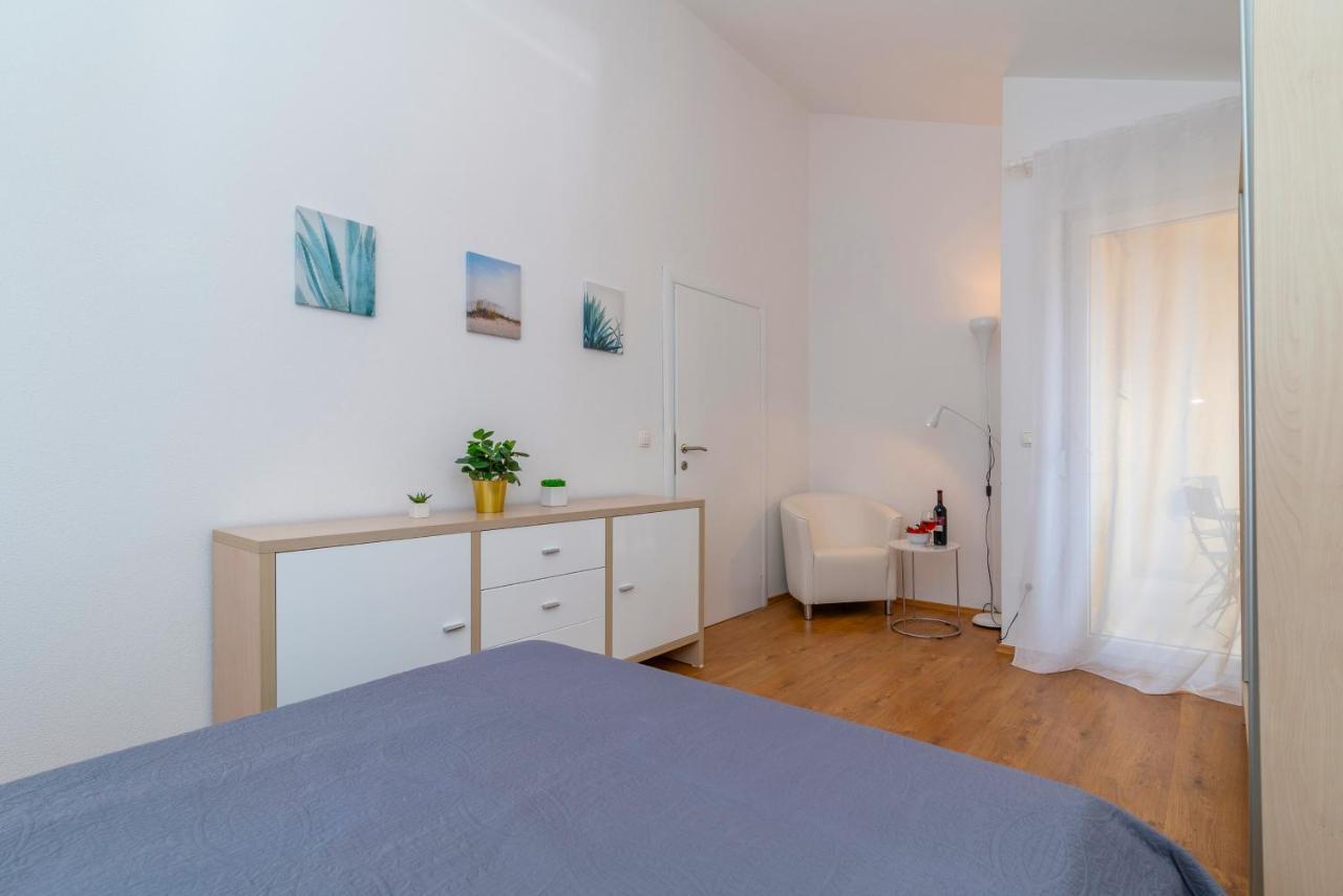 Apartment Angela Trogir Eksteriør bilde