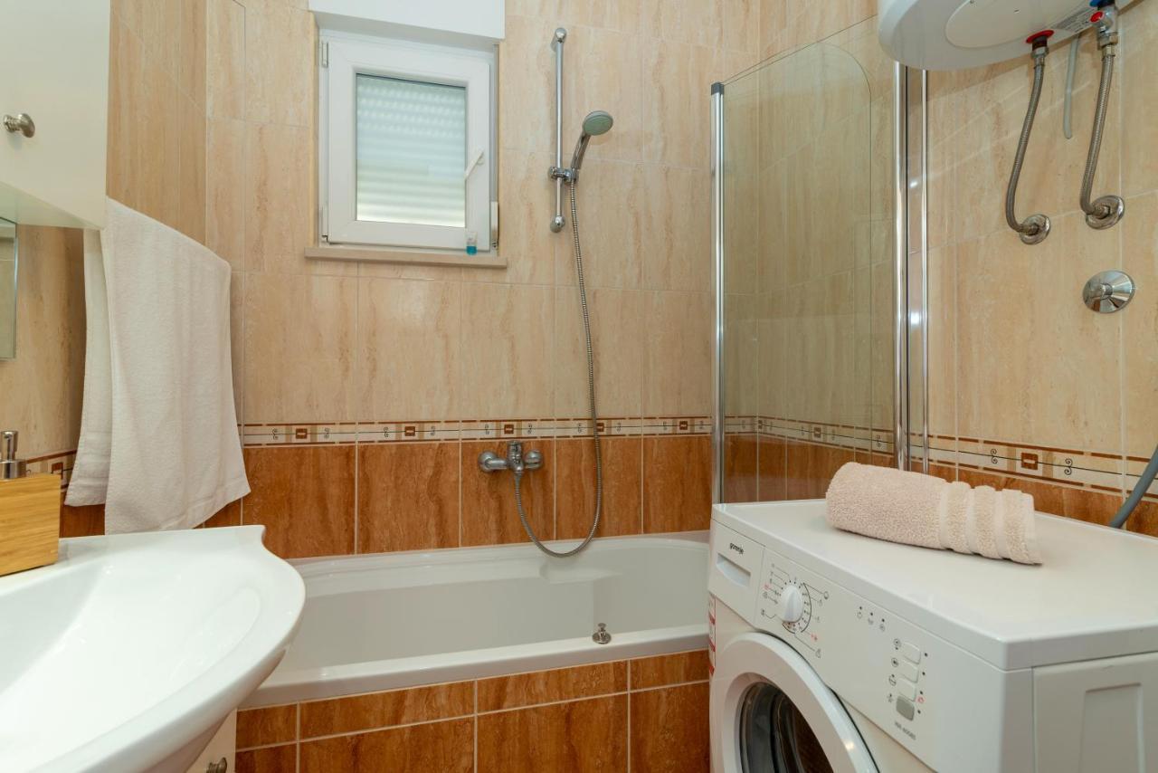 Apartment Angela Trogir Eksteriør bilde