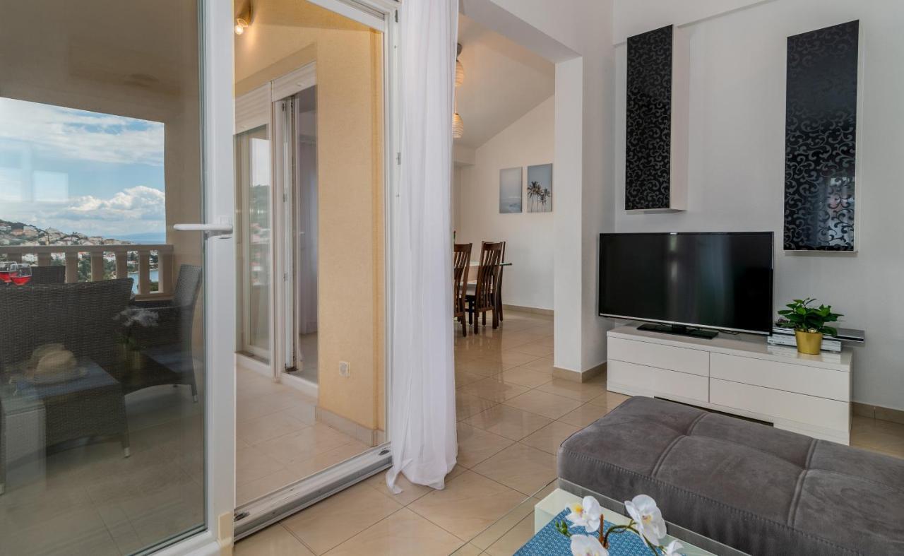 Apartment Angela Trogir Eksteriør bilde