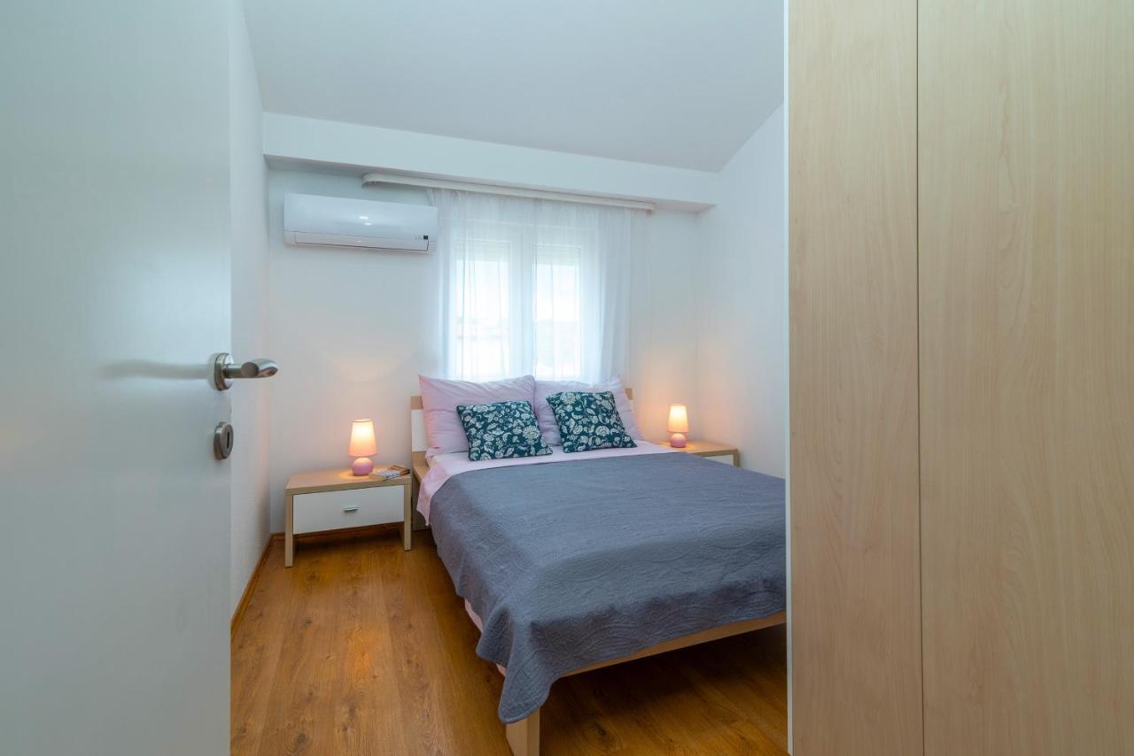 Apartment Angela Trogir Eksteriør bilde