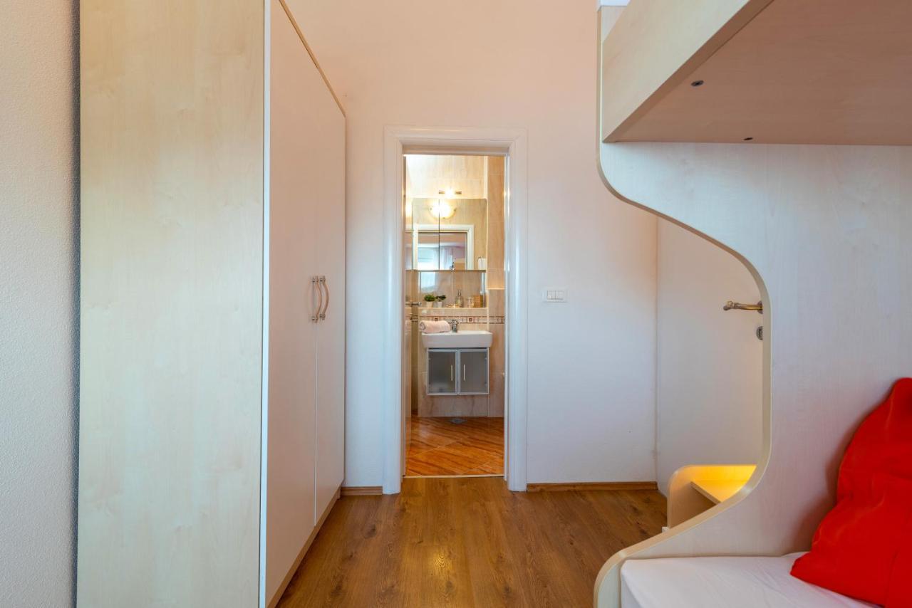 Apartment Angela Trogir Eksteriør bilde