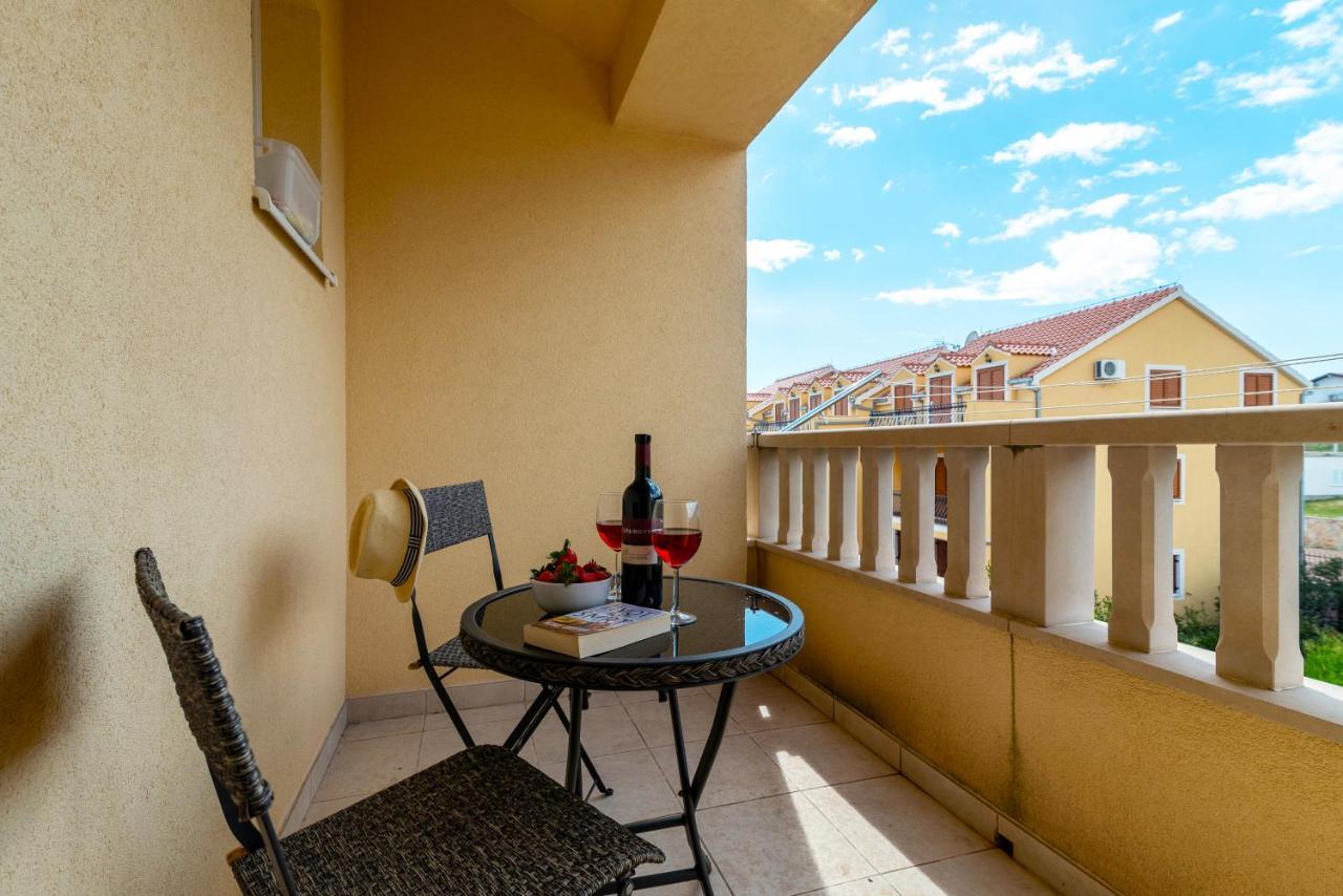 Apartment Angela Trogir Eksteriør bilde