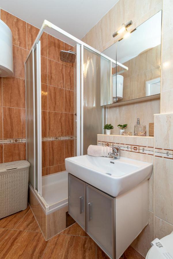 Apartment Angela Trogir Eksteriør bilde